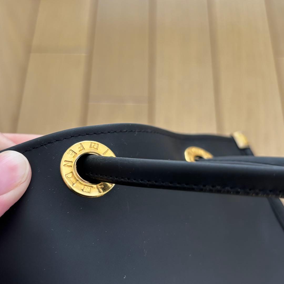 FENDI ブラック ミニバッグ