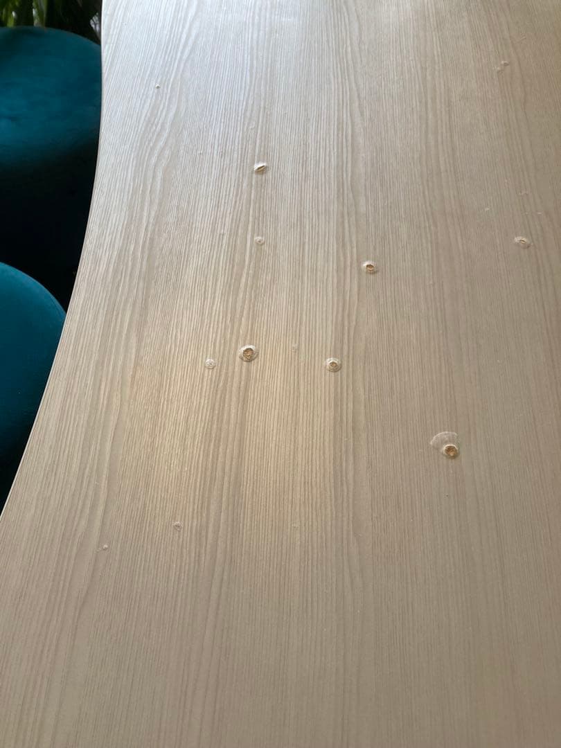 美しい波型！ホワイト木目のカフェテーブル arne  HIGH