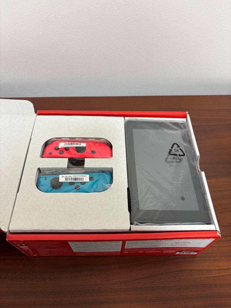 Nintendo Switch 本体 ブラック 青・赤コントローラー