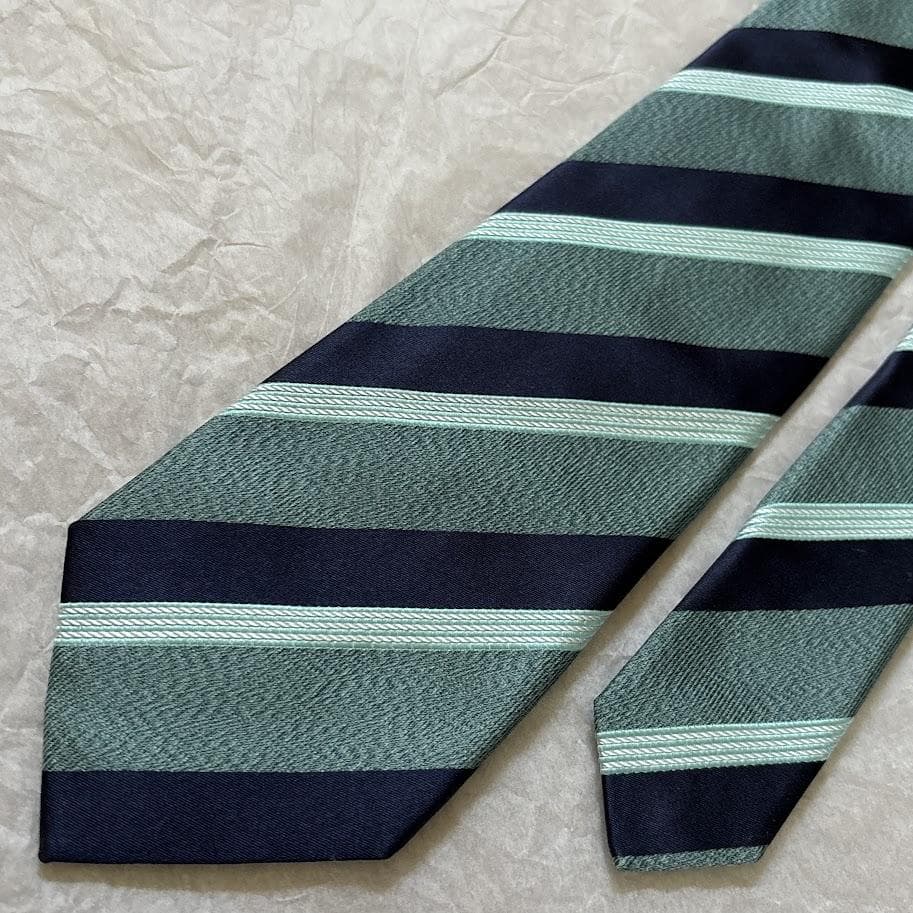 ★ セッテピエゲ ★イザイア ISAIA★ レジメンタルタイ・イタリア製・極美品