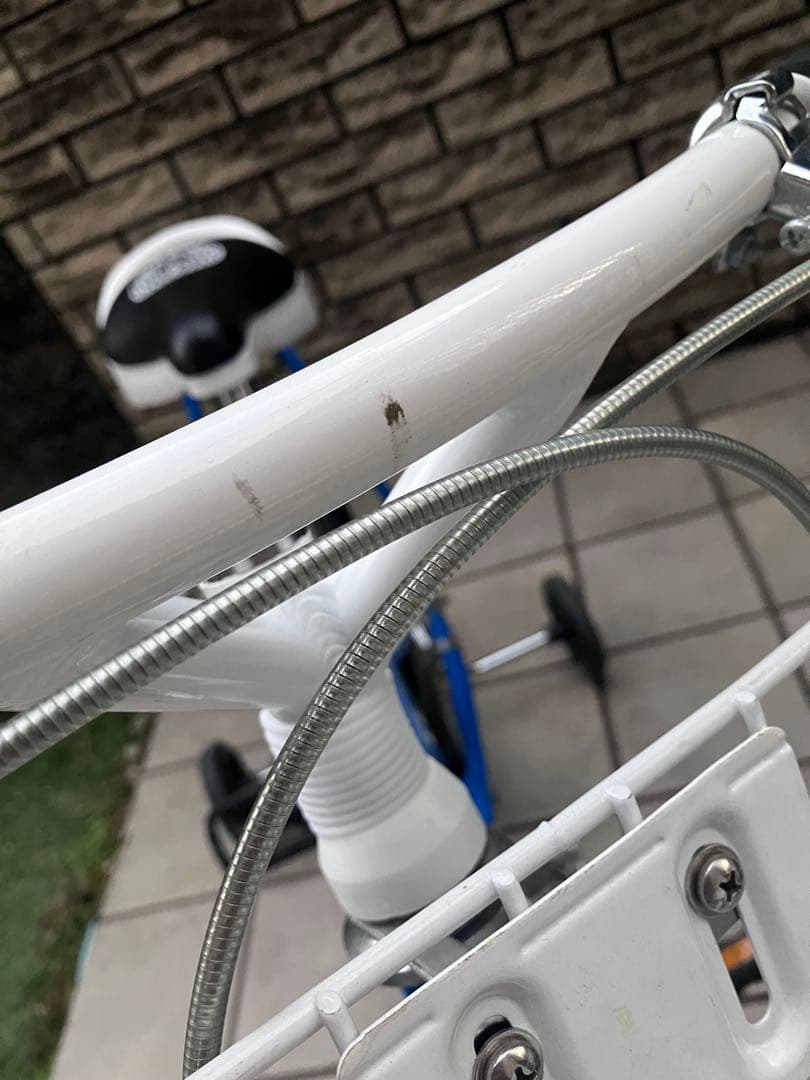 ヨッシーヘルメット付き　コマ有り　マリオ　幼児用自転車　18インチ