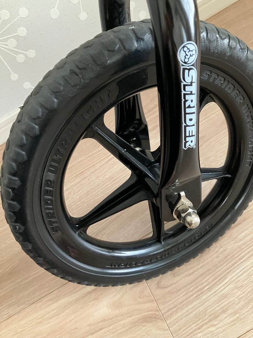 STRIDER ストライダー　バランスバイク 12インチ イエロー