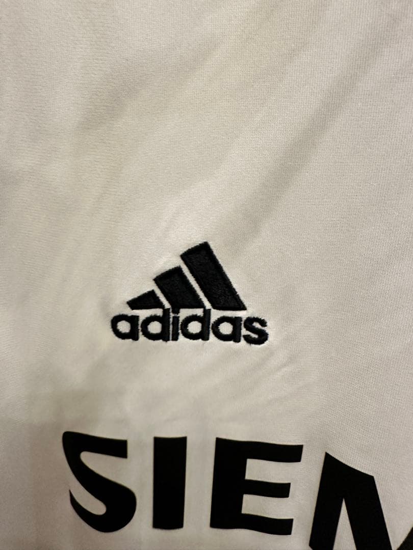 05/06 adidas レアル・マドリード　ユニフォーム 新品未使用タグ付き