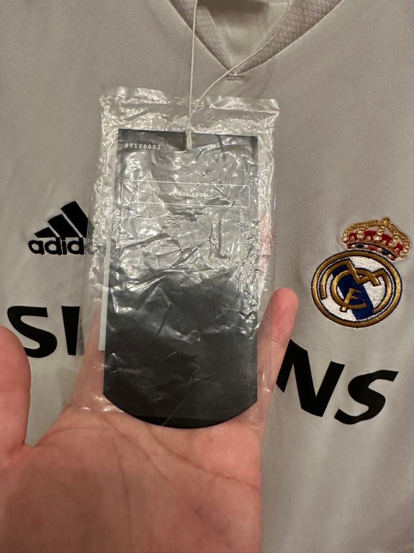 05/06 adidas レアル・マドリード　ユニフォーム 新品未使用タグ付き