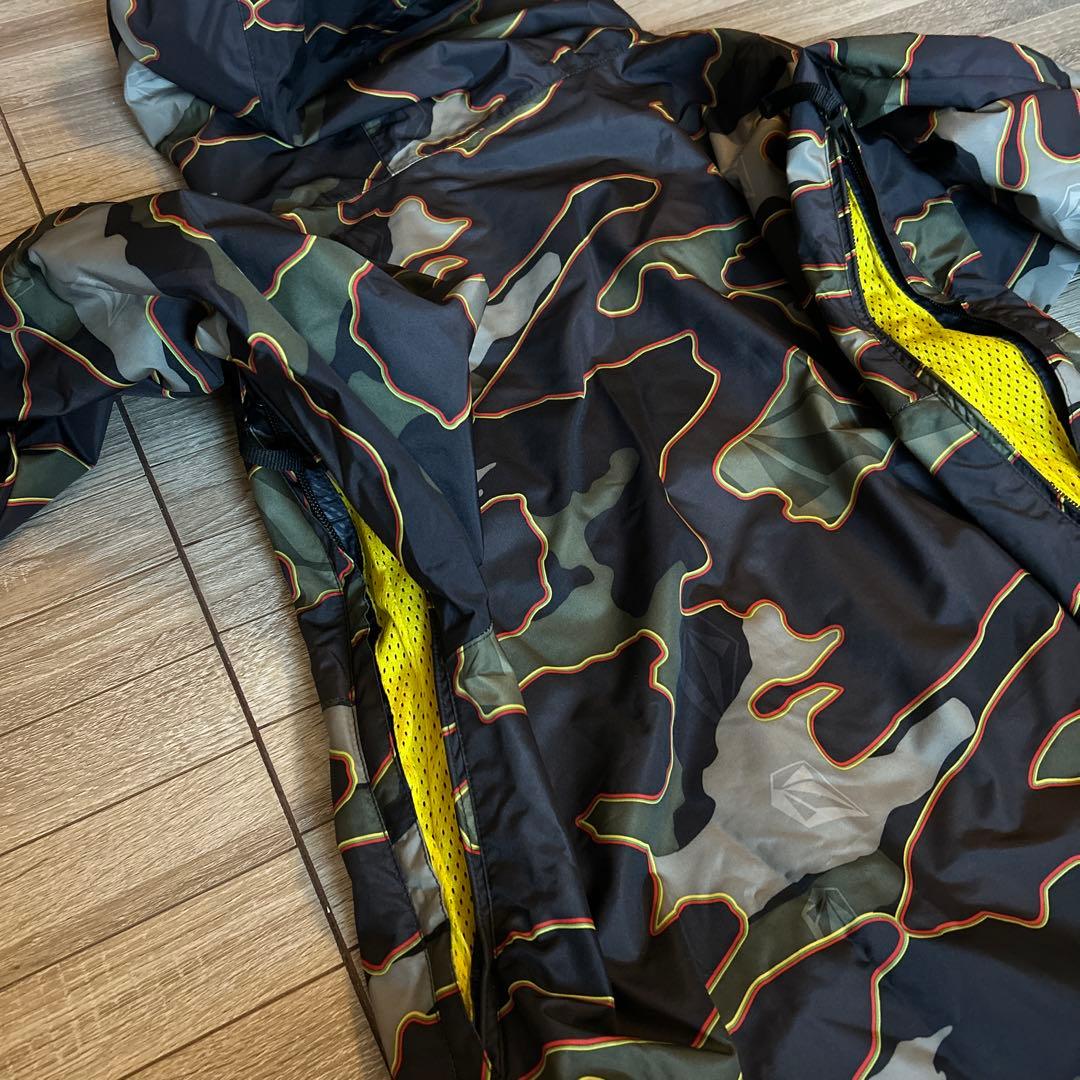 値下げ❗️Volcom 迷彩 スノーボードジャケットL
