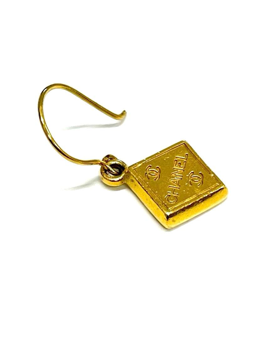 正規品CHANELゴールドGPスクエアスウィングピアス片方