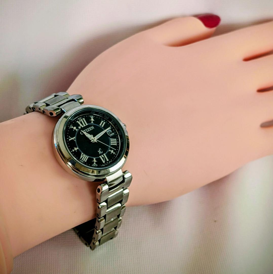 良品 CITIZENレディース腕時計クロスシー電波ソーラー ネイビー 大人の魅力