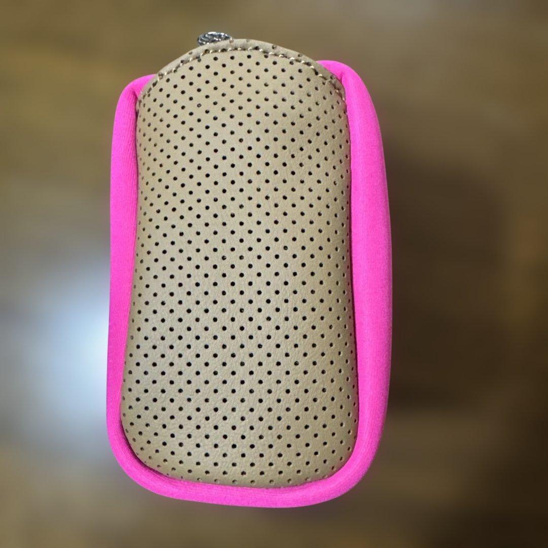 【新品未使用　タグ付き】muta パンチングエシカルレザーポーチ　ピンク