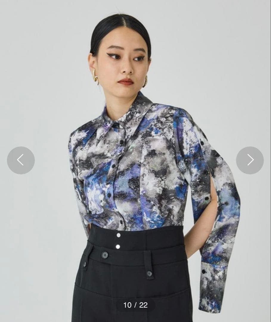 UNITED TOKYO プラケットスリーブプリントブラウス