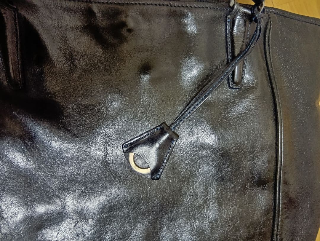 アニアリ　レザートートバッグ　ブラック