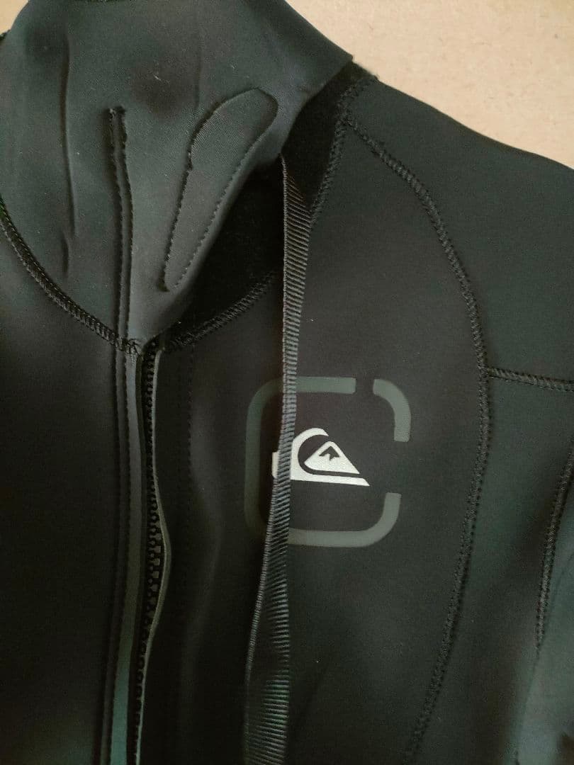 【値下げ】Quiksilver　スプリングウェットスーツ　MLサイズ