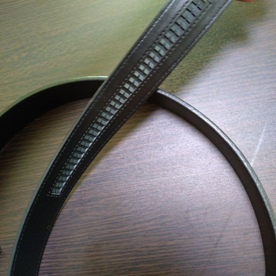 貴重なサイズ　テーラーメイド無段階黒レザーベルト メタルバックル