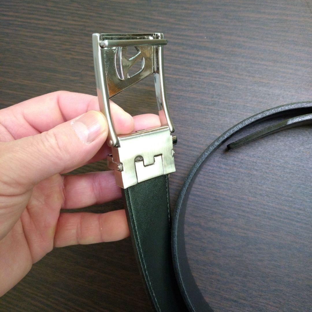 貴重なサイズ　テーラーメイド無段階黒レザーベルト メタルバックル