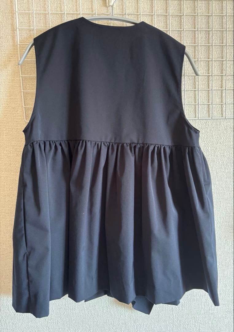 yori ヨリ ジレ ダブルクロスフリルジレ ネイビー 36