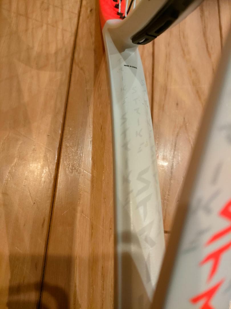 ガット張りたて ピュアストライク100 16✕20ガット2800円工賃2200円