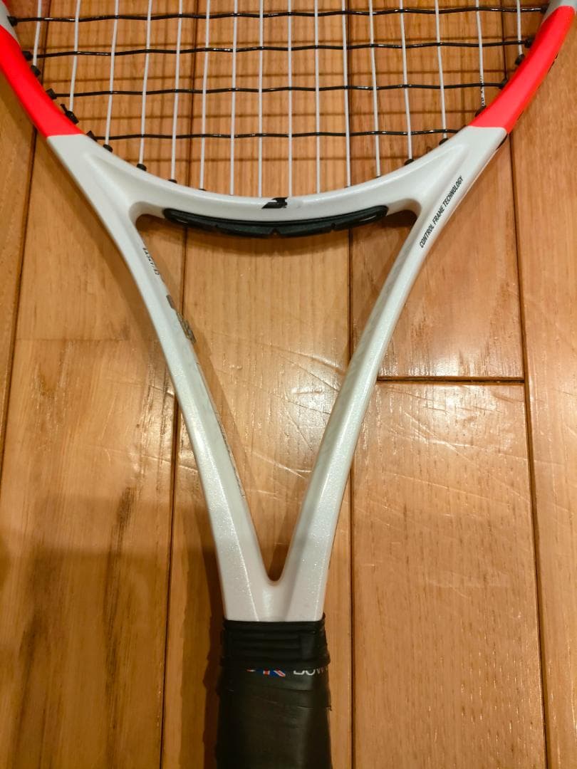 ガット張りたて ピュアストライク100 16✕20ガット2800円工賃2200円