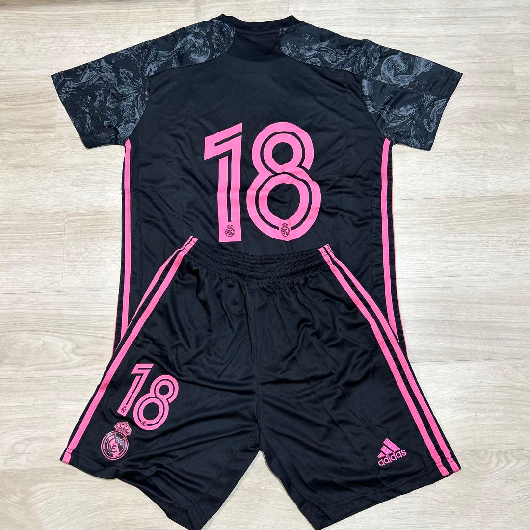 上下５着セット❗️レアルマドリード　レプリカユニフォームセット