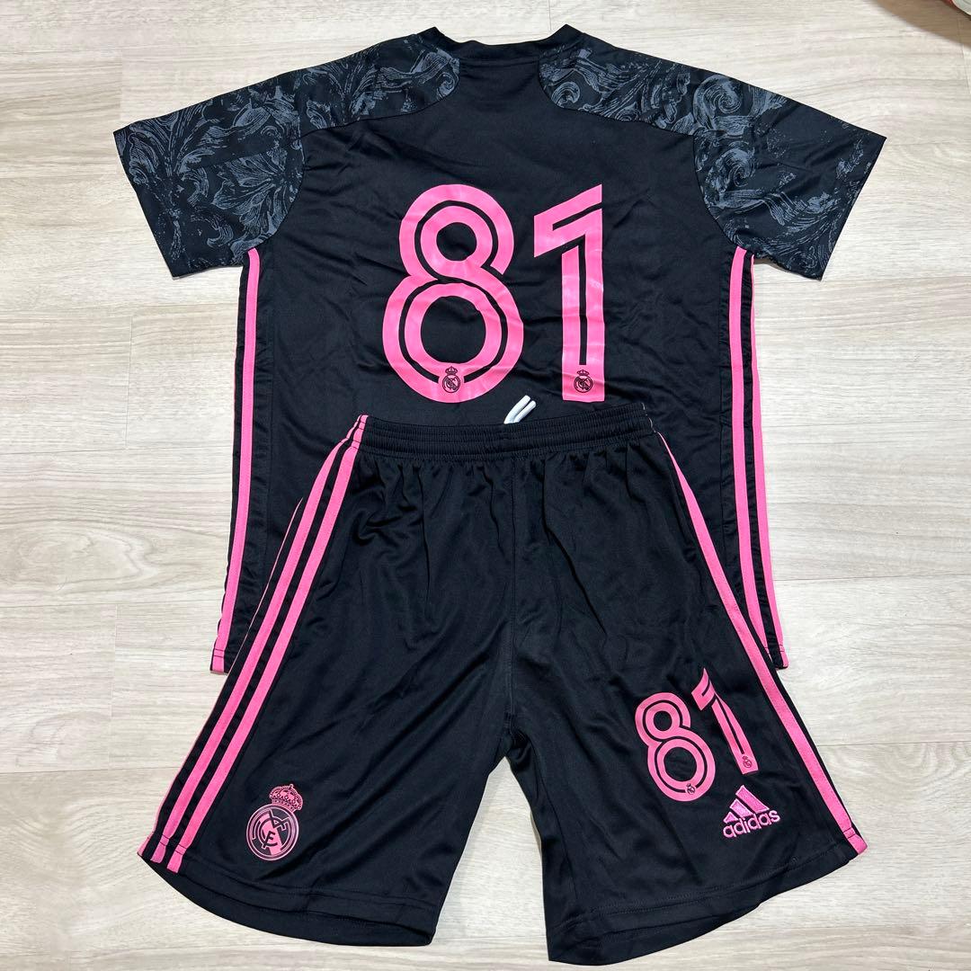 上下５着セット❗️レアルマドリード　レプリカユニフォームセット