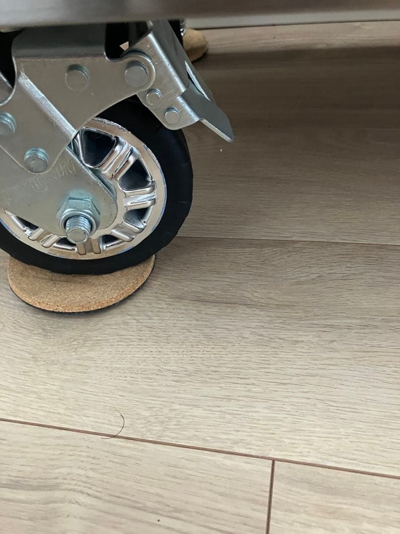 美品⭐︎ステンレススチール キャビネット鍵キャスター付き　おしゃれ　新生活