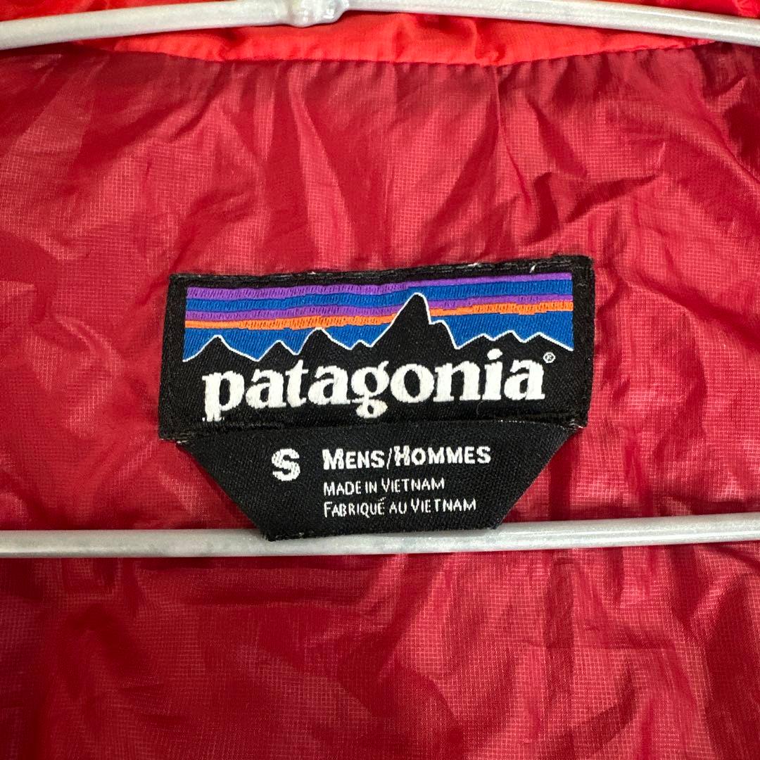 patagonia レッド ダウンベスト