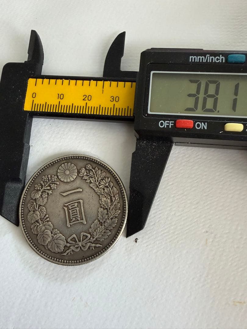 も*ば様 新1円銀貨 明治21年　特年【目立った傷や汚れなし】