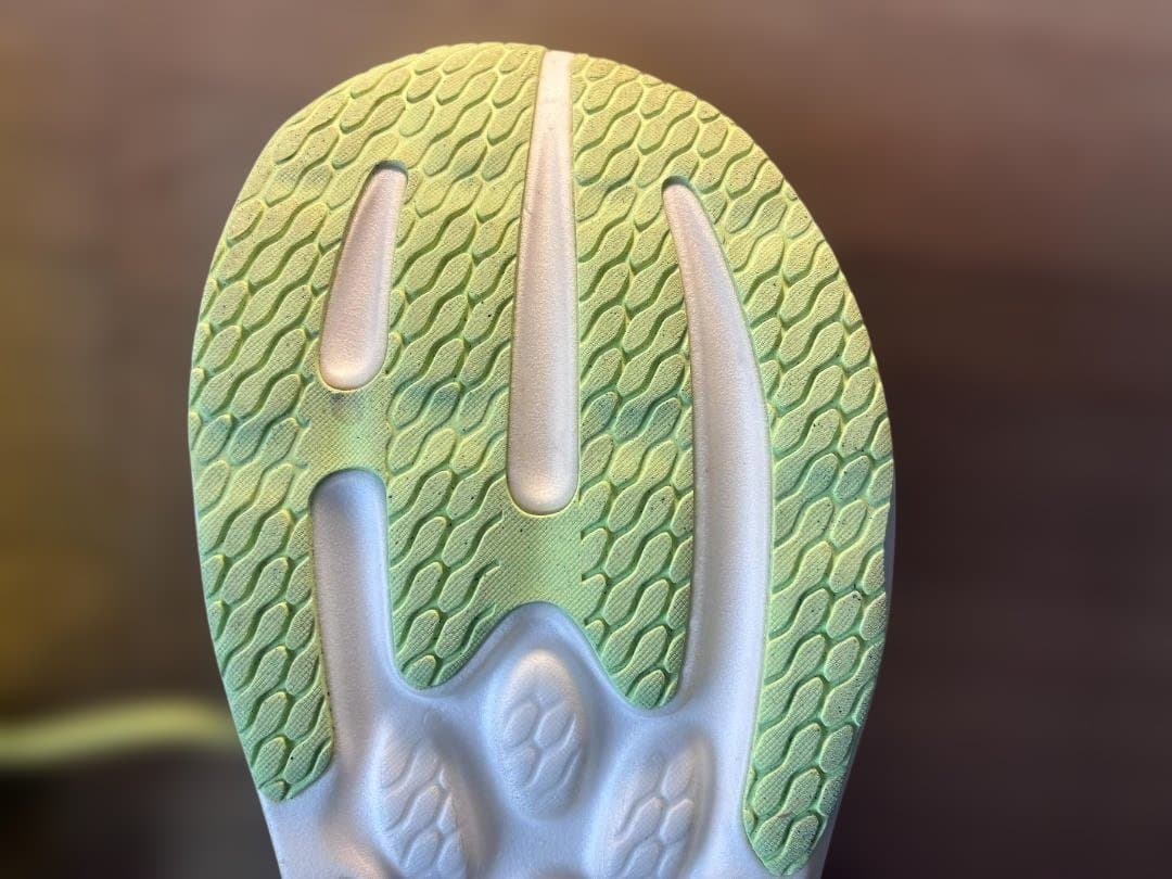 ニューバランス　1080v15　26.0cm（2E）