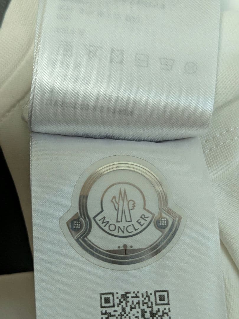 モンクレール　ベビー　ロンT　Tシャツ　長袖　【12/18m】