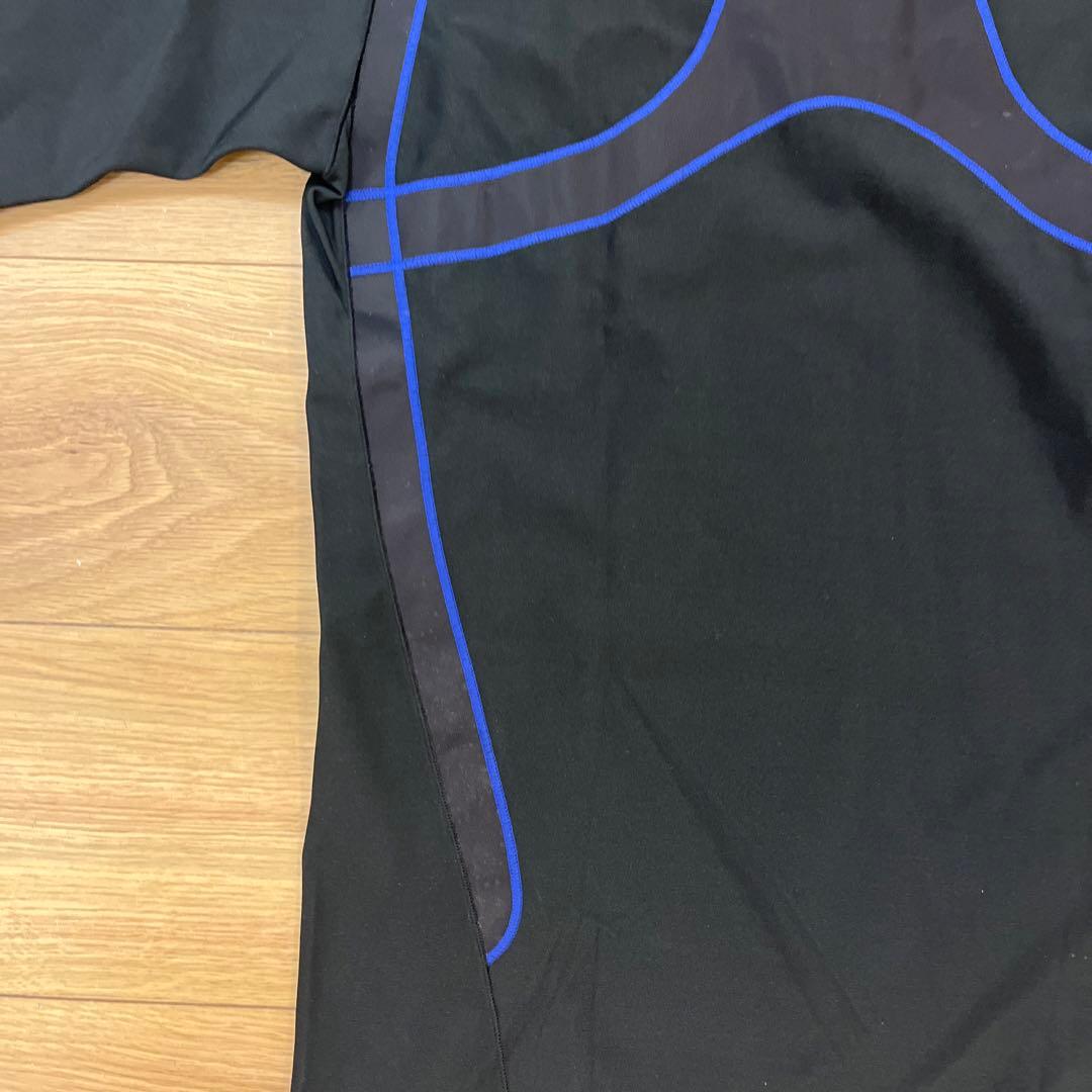 CW-X  長袖モックネックシャツ