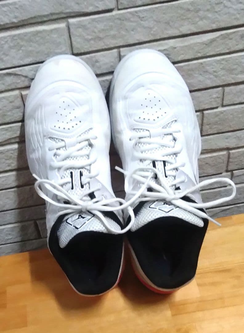 ミズノウエーブ ファング2 サイズ27.5cmおまけ付き!バドミントンシューズ