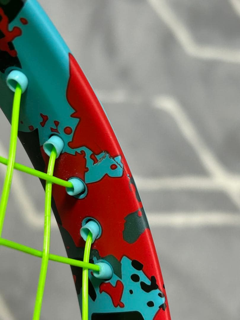 ジオブレイク70vヨネックス　少しひびがあり