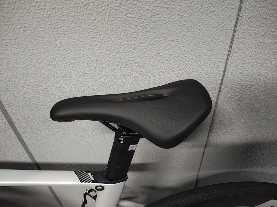 アルミロードバイク　ディスクブレーキ