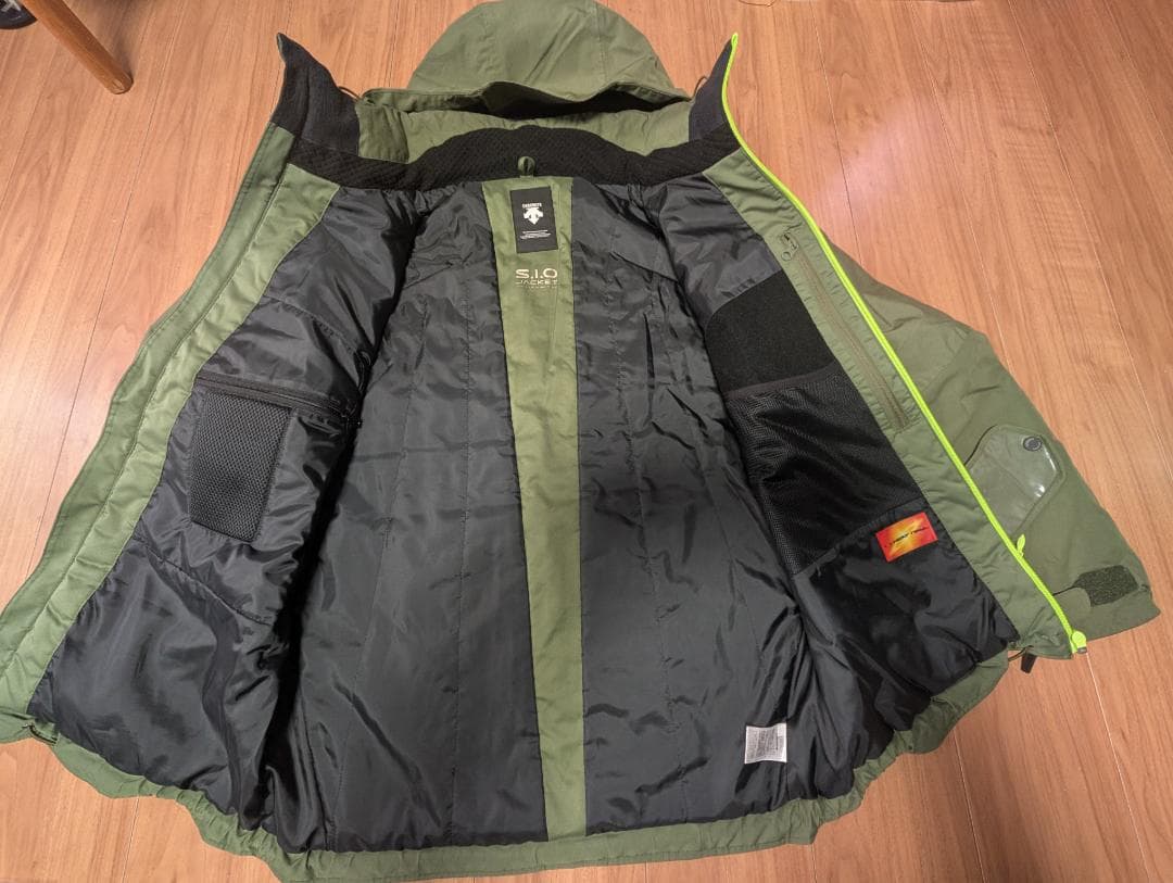 オガサカ.カタログ外.コーチウェア.上のみ.サイズM.訳あり.デサント