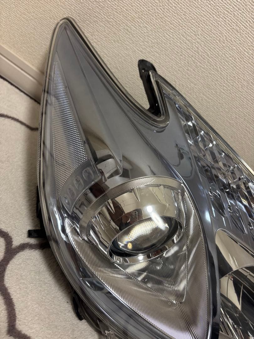 30プリウス ヘッドライト　美品