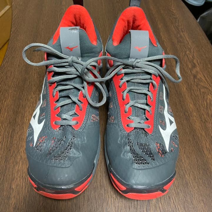 海外限定カラー 27.5m バレーボールシューズ ウェーブモーメンタム