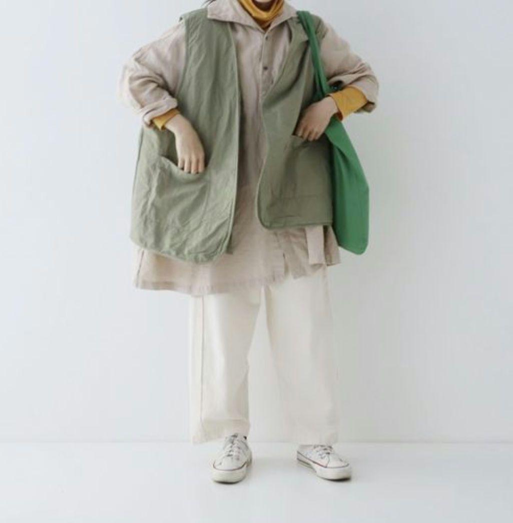 ネストローブ　リバーシブル　キルティングベスト オリーブ