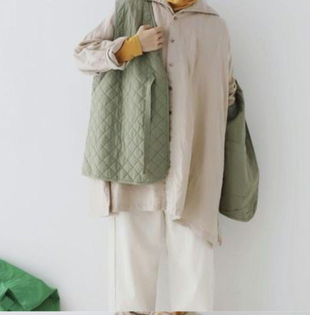 ネストローブ　リバーシブル　キルティングベスト オリーブ