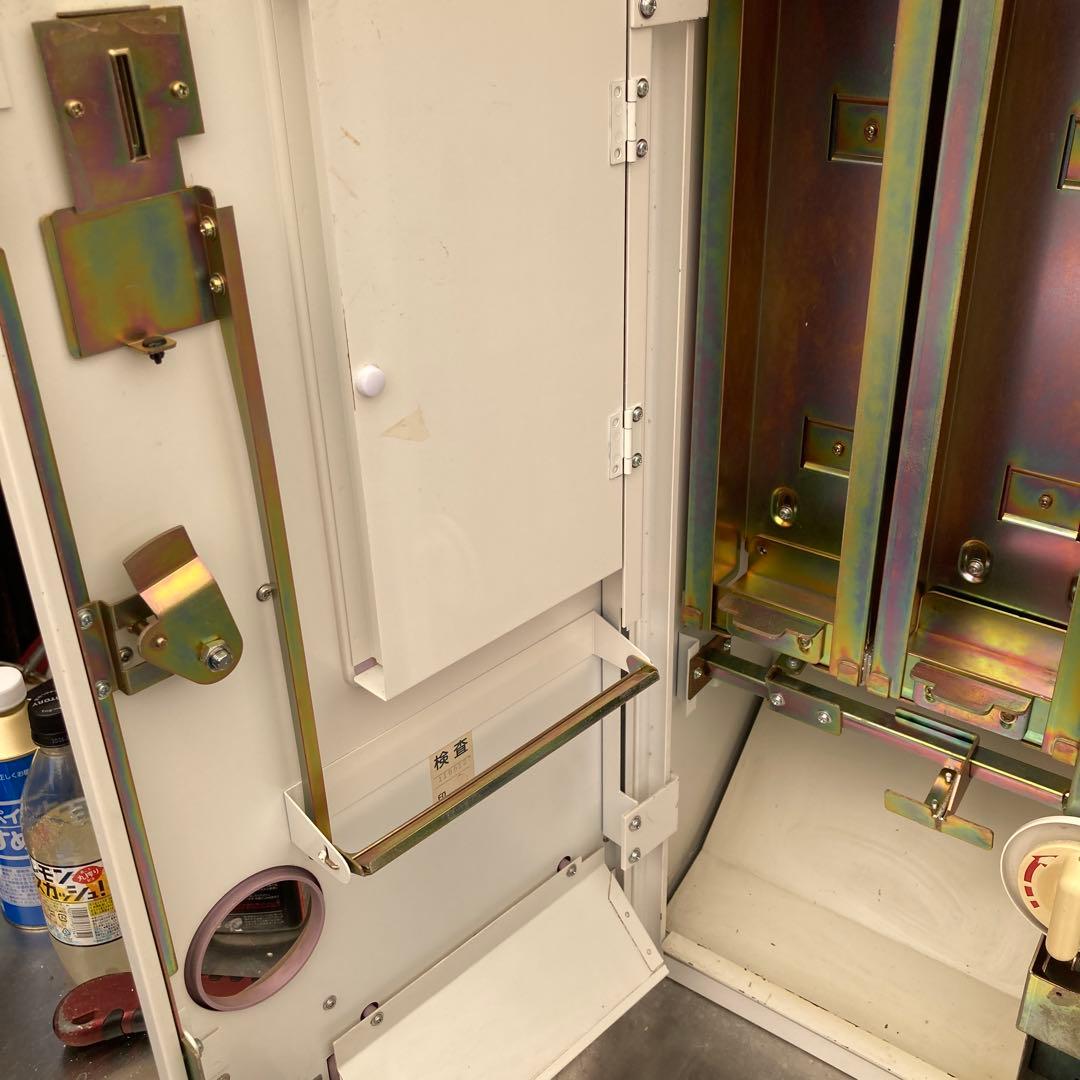 ガチャ機　カードガチャ　手動式自動販売機　ダイト