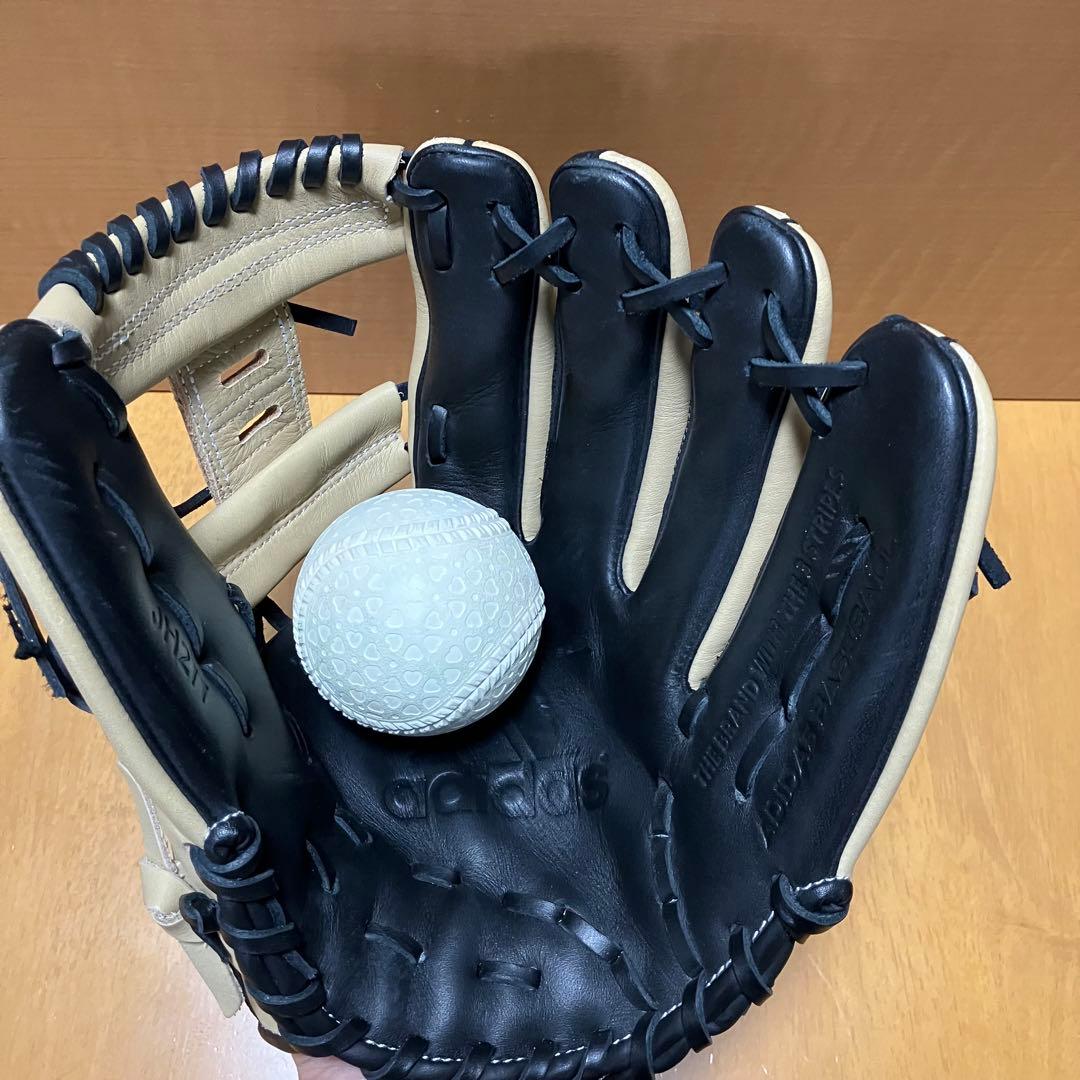 adidas グローブ　アディダス 野球　ブラック ベージュ　キャメル　グラブ