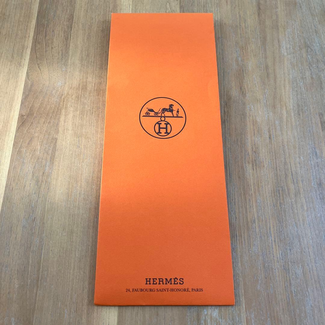 ぶ*ー様 【新品】HERMES ネクタイ ブルー 動物柄 シルク ケース付き