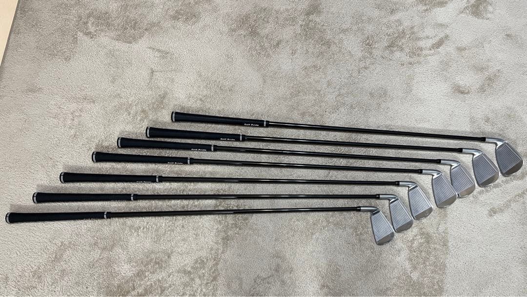 TaylorMade ゴルフバッグ ＆アイアンセット