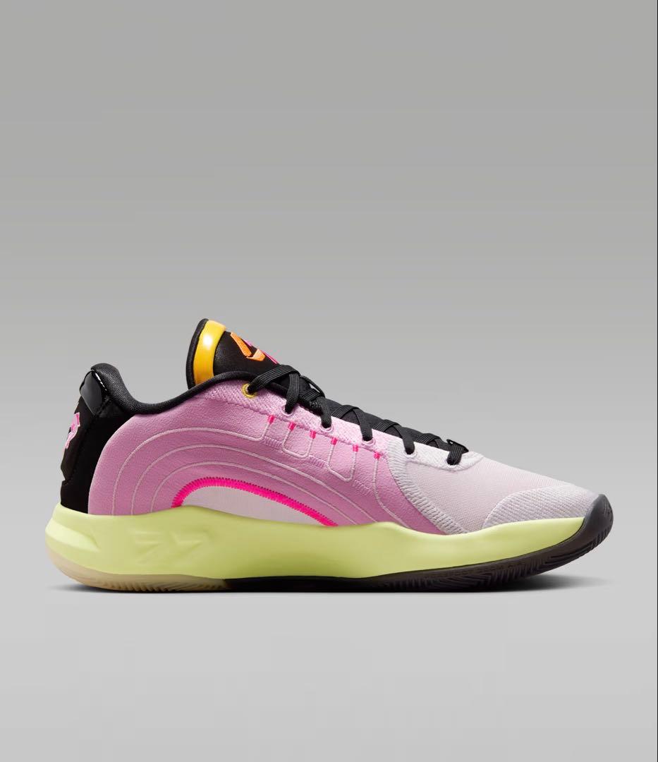 ルカ4 26.5cm Jordan バスケットボールシューズ ピンク/イエロー
