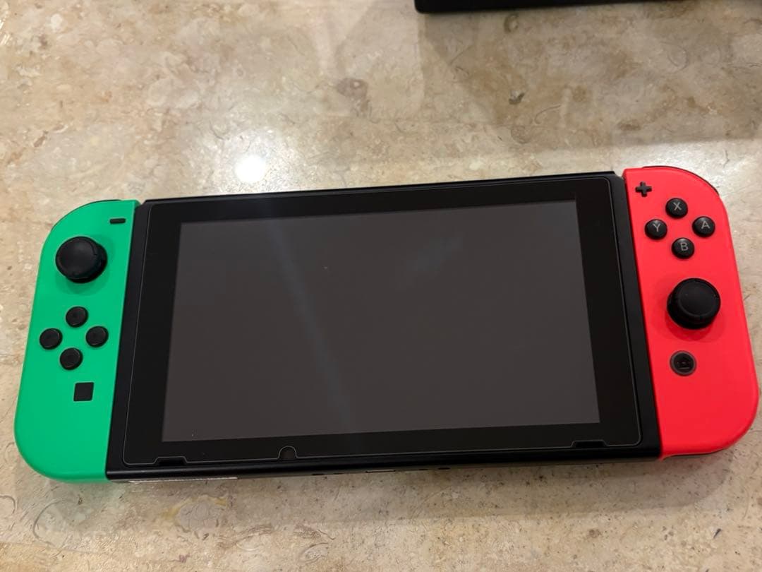 Nintendo switch本体　Joy-Con4本ケースなど付属品多数