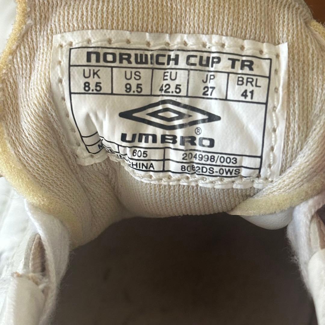 UMBRO アクセレイター 27 サッカートレーニングシューズ