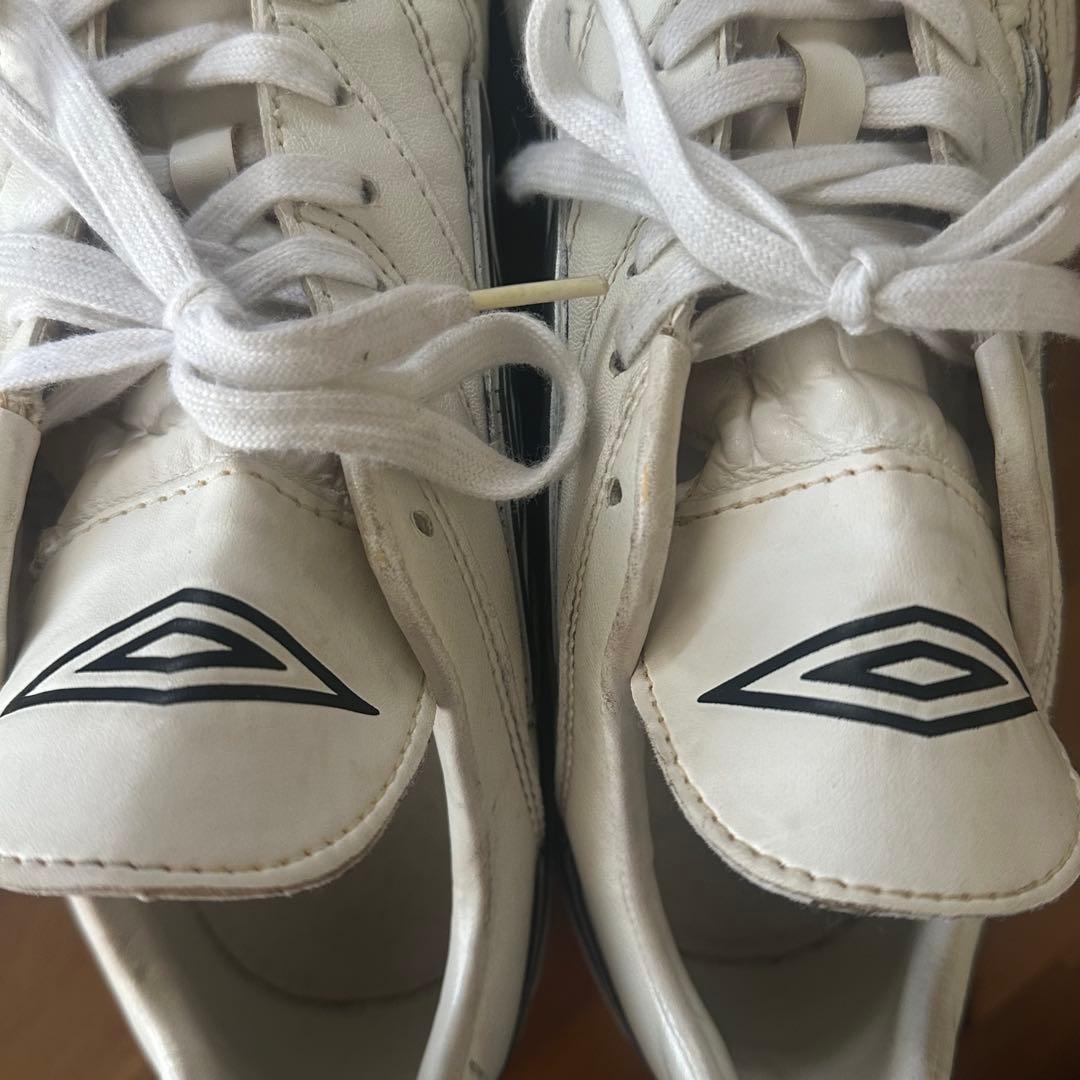 UMBRO アクセレイター 27 サッカートレーニングシューズ