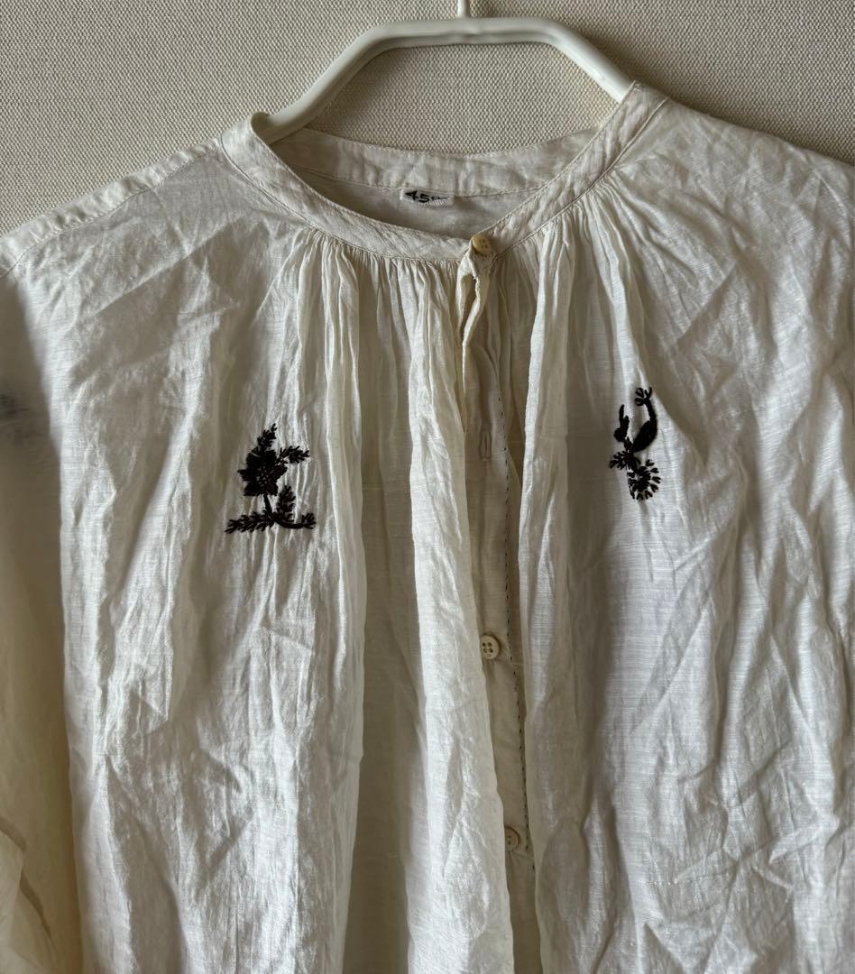 ４５Ｒ　タッサーシルクカディの手刺繍ブラウス