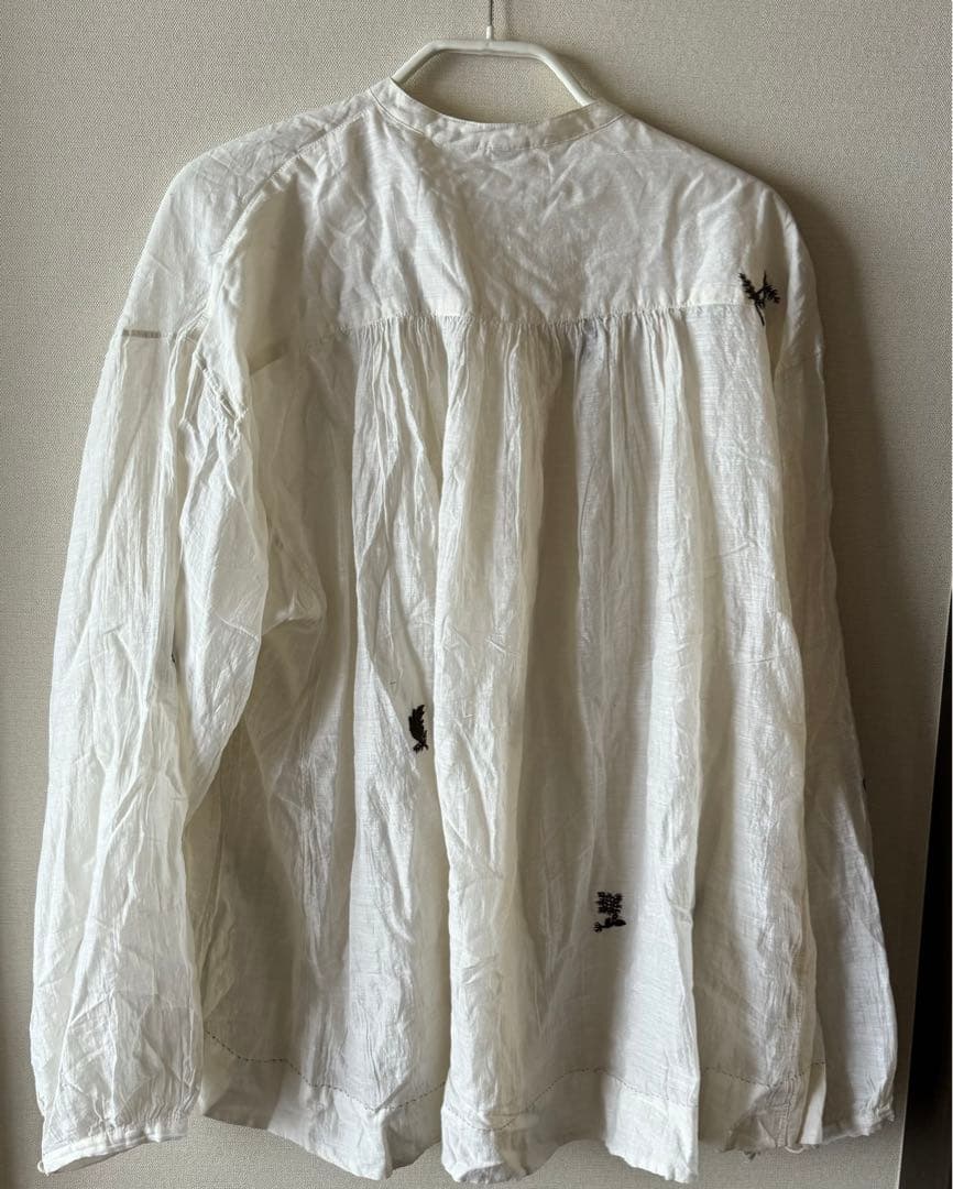 ４５Ｒ　タッサーシルクカディの手刺繍ブラウス