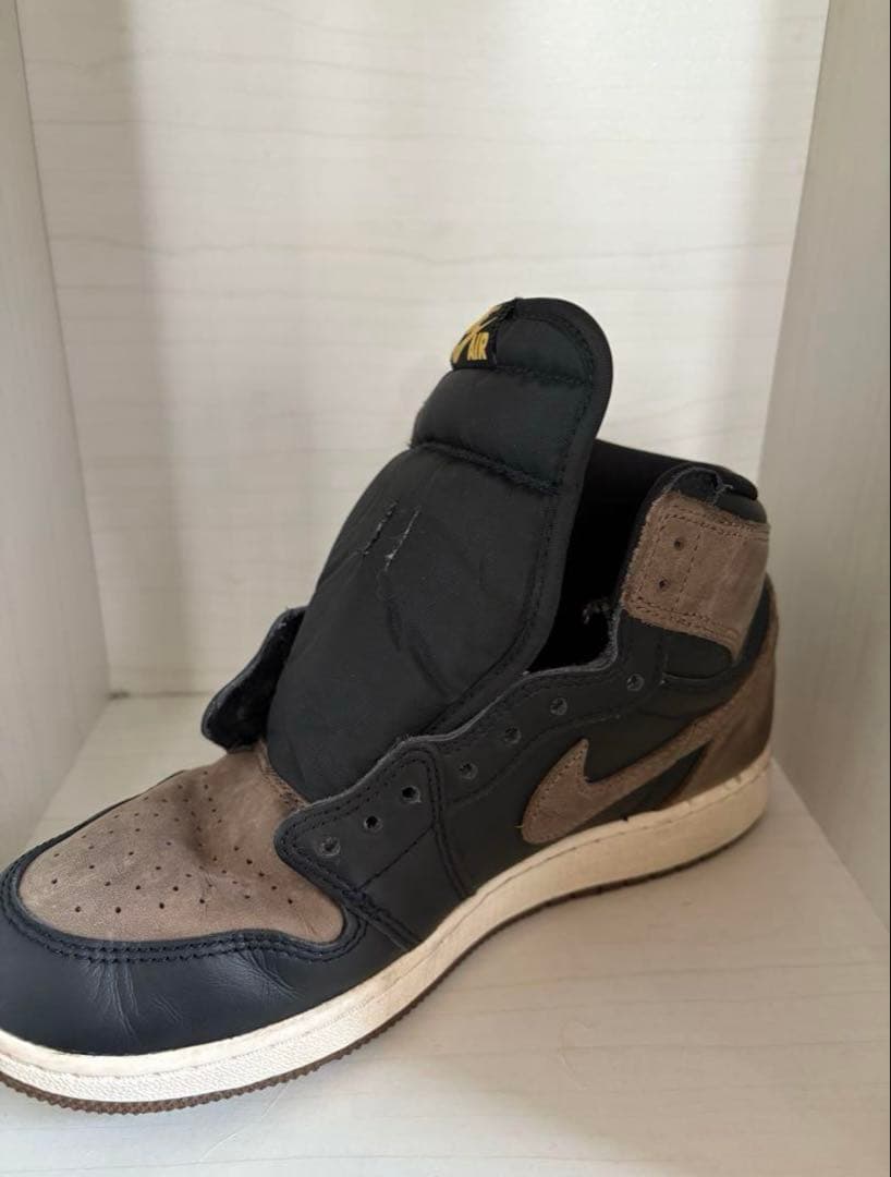 NIKE (ナイキ) エアジョーダン1 レトロ ハイ OG パロミノ ハイカット