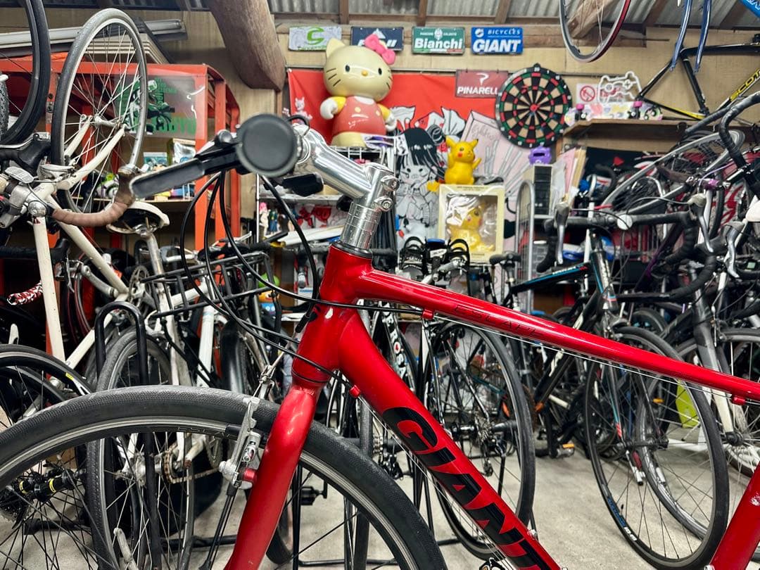 エスケープR3 基本分解発送送料無料！近県の方完成車直接配送等ご相談ください！