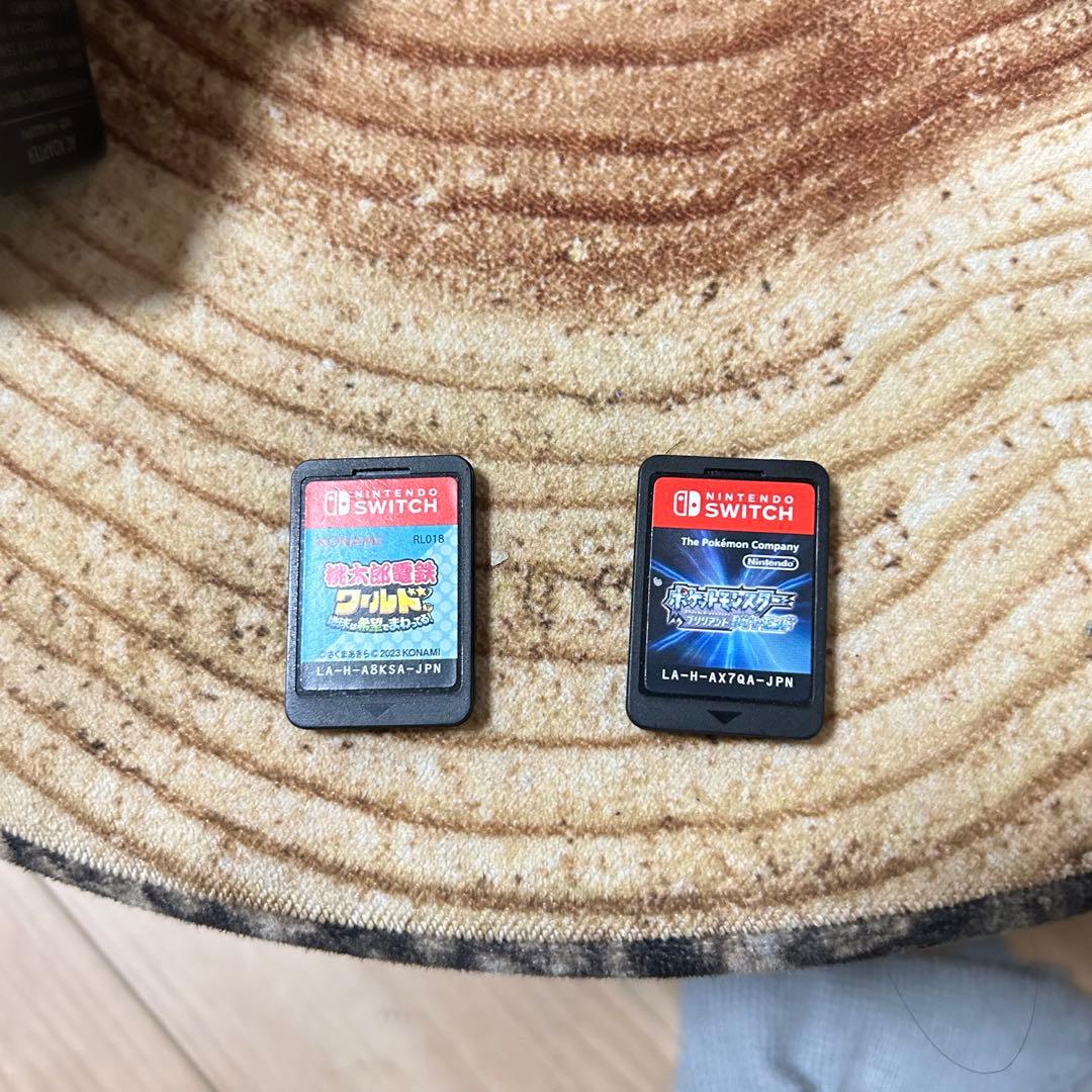 Nintendo Switch 本体ポケモンデザイン　ゲームカセット付き