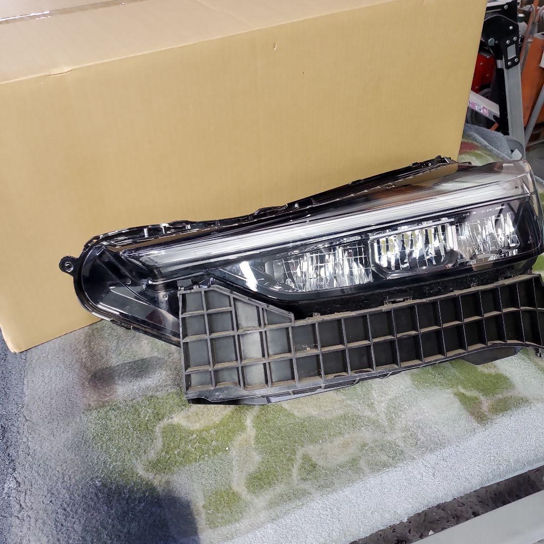 ホンダ、ヴェゼル、左ヘッドライトASSY